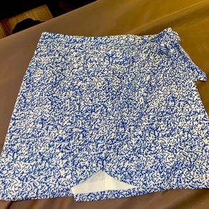 Gianni Bini white blue wrap skirt never worn